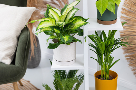 Kwietnik stojący metalowy stojak na kwiaty rośliny 6 donic TOWER 112,5cm, biały