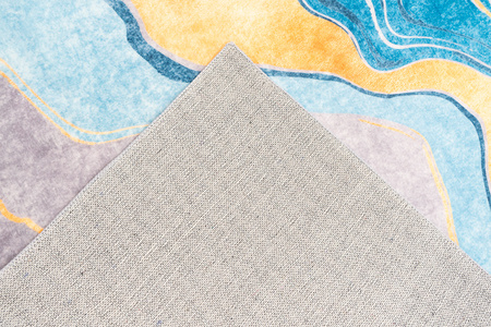 Dywan NOVO Strado nowoczesny do salonu marmurowy wzór velvet Złoty Szlak 140x200 cm