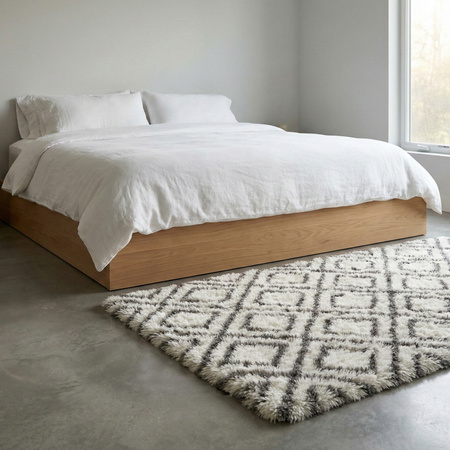 Dywan do salonu shaggy DECOR antypoślizgowy miękki puszysty modny 100x150 White Cube