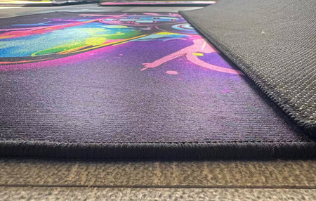 Dywan gamingowy 3D Strado ColorPad 140x200 cm nowoczesnym wzorem do pokoju gracza